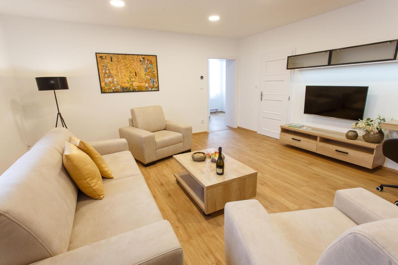 Apartments Villa Whitehouse Ostrava Ngoại thất bức ảnh