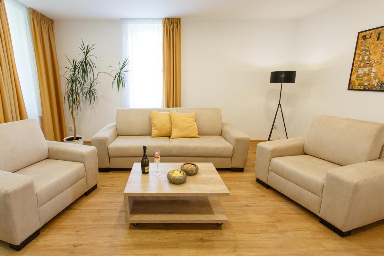 Apartments Villa Whitehouse Ostrava Ngoại thất bức ảnh