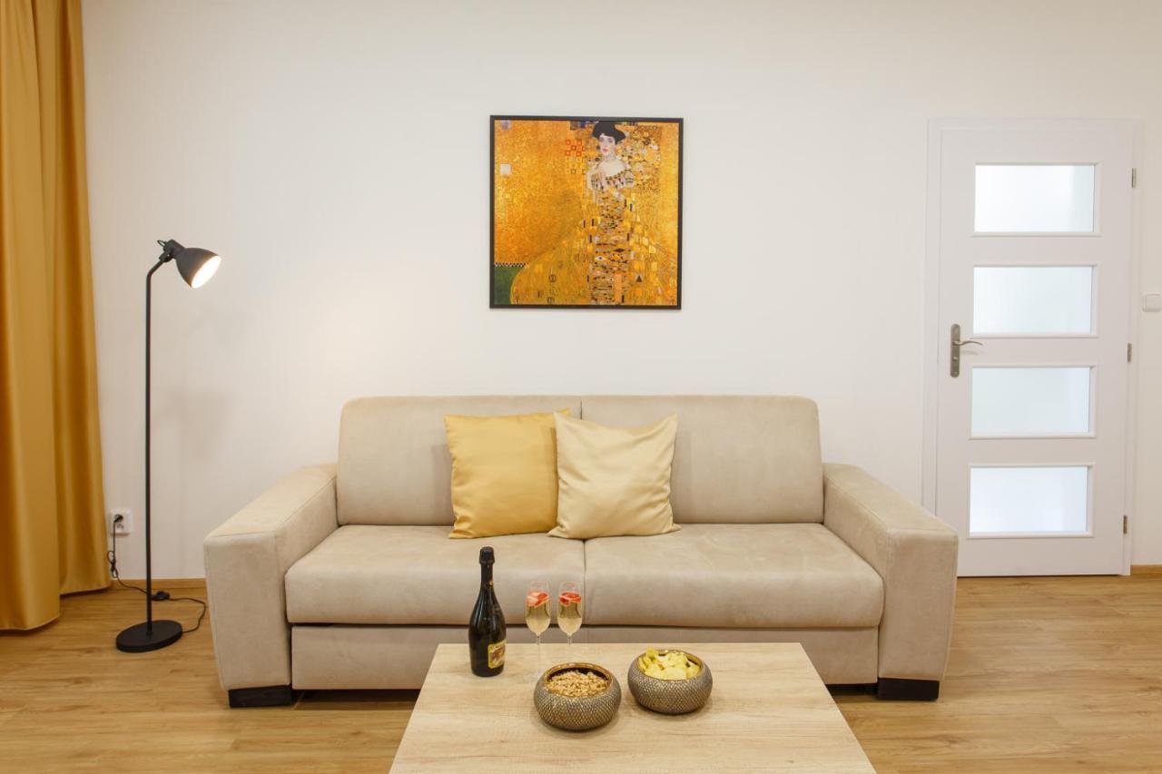 Apartments Villa Whitehouse Ostrava Ngoại thất bức ảnh